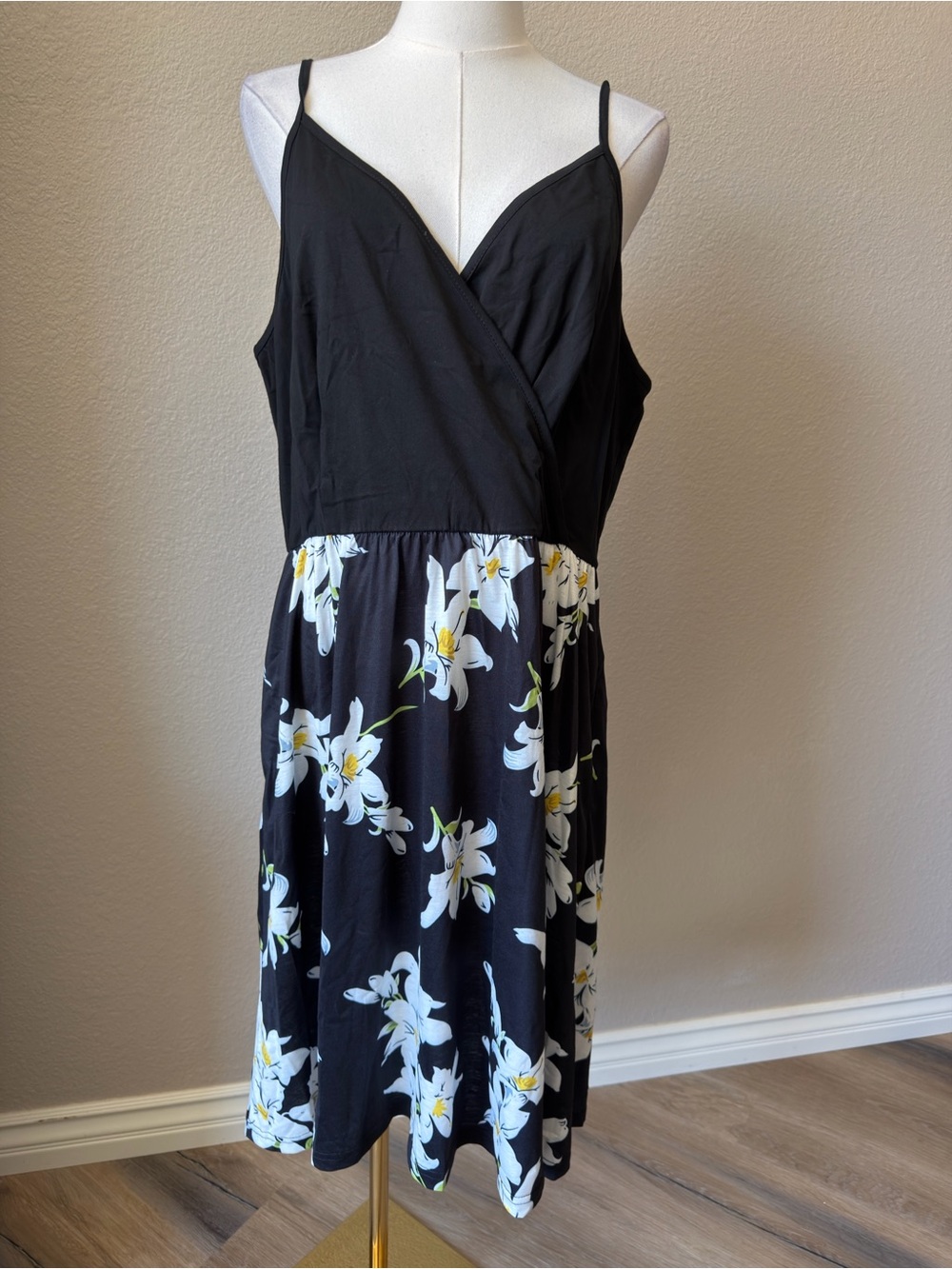 NWT Black Floral Faux-Wrap Midi Dress with Spaghetti Straps, 2XL